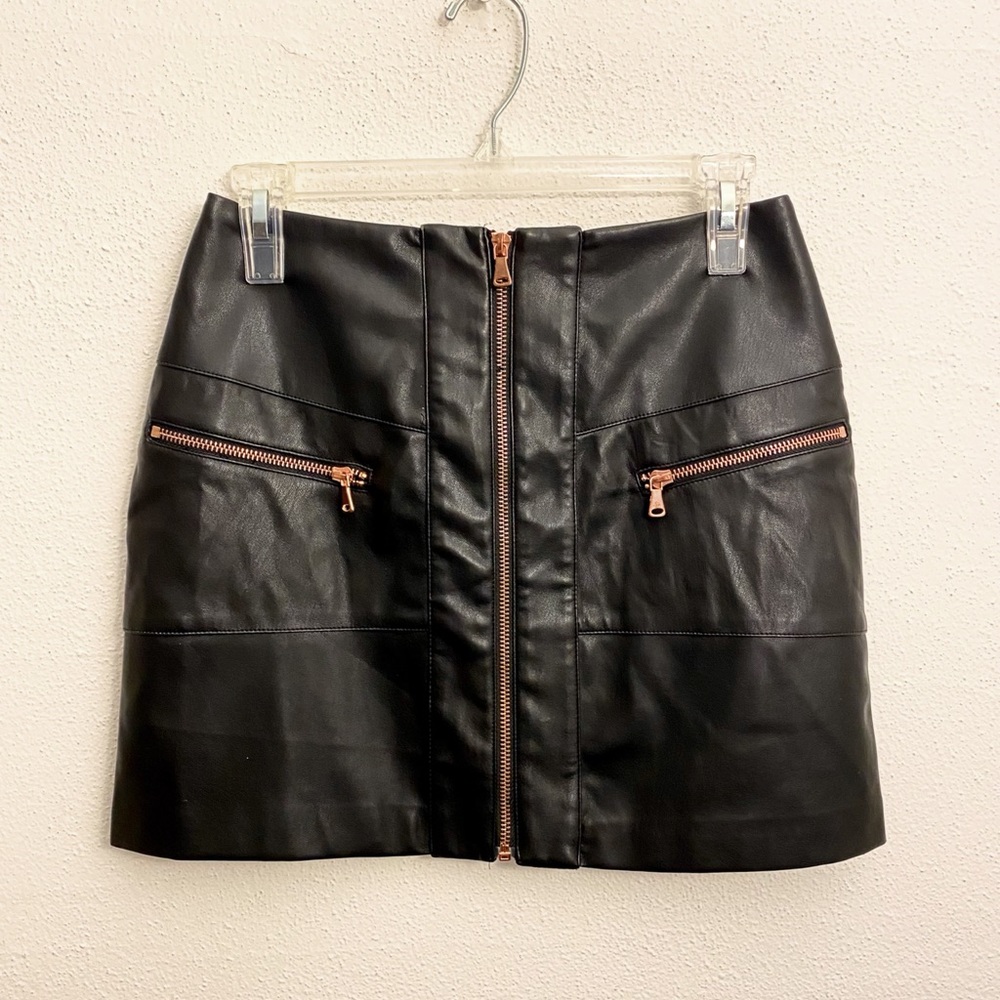 COPY - Kendall & Kylie vegan leather zip skirt
